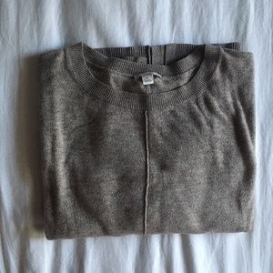 Boxy greige Gap sweater